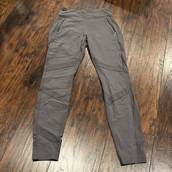 Athleta Highline Hybrid Summiter Leggings in gray, size 2  zip pockets - Picture 1 of 8